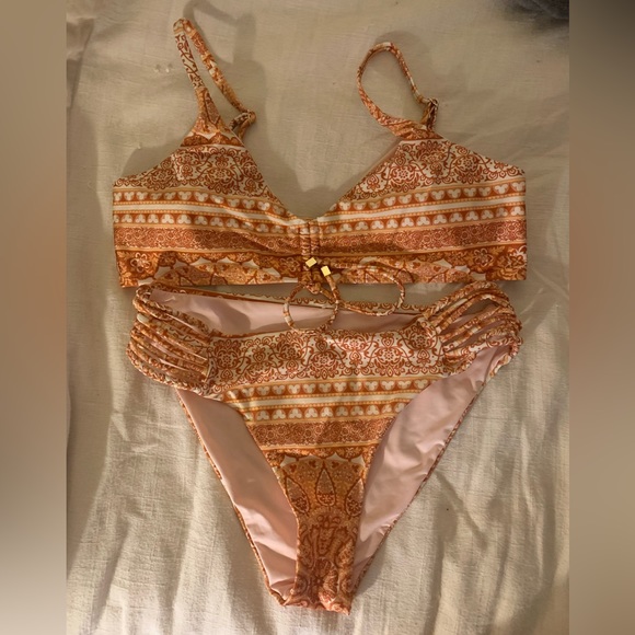 Dillards Bikini - Picture 1 of 1